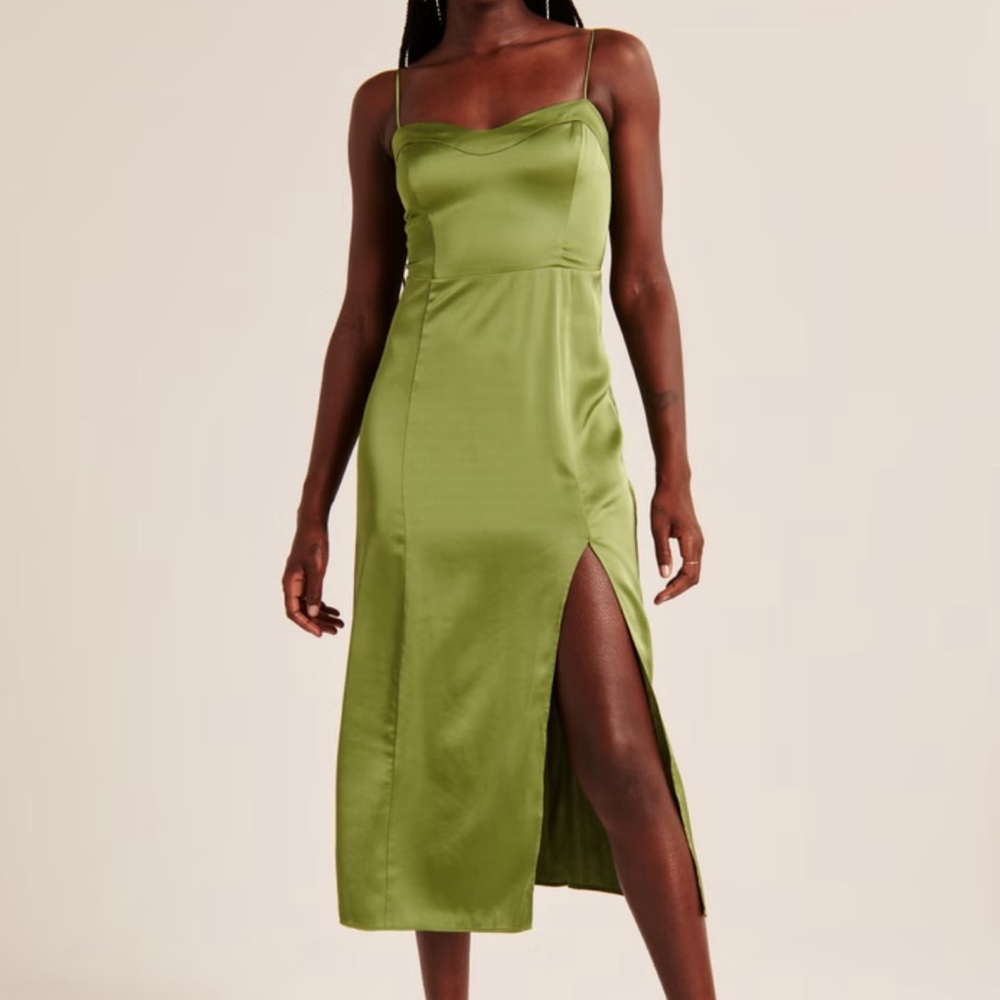 NEW WITH TAG The A&F Camille Midi Dress - Green
